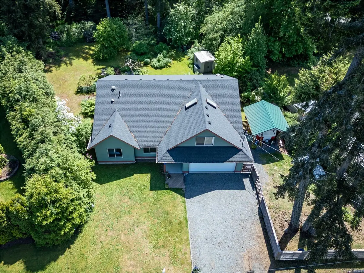 7478 Yake Rd, Fanny Bay BC V0R 1W0