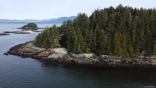 Lot 3 Helby Island, Port Alberni BC V0R 1B0