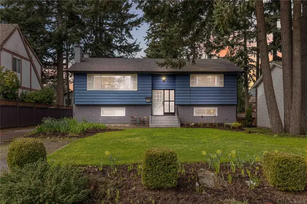 2924 Pickford Rd, Colwood BC V9B 2K2 - 4 bed, 2 bath in Colwood