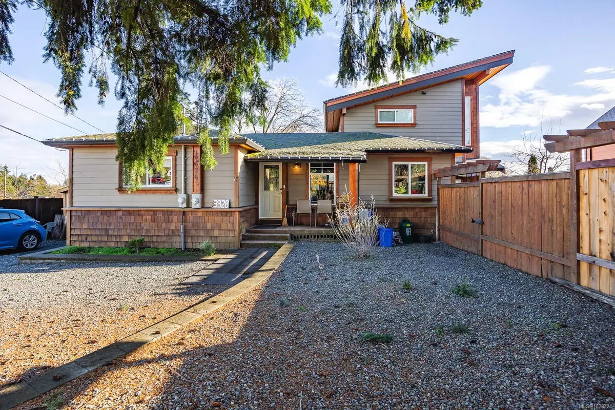 3328 Third St, Cumberland BC V0R 1S0