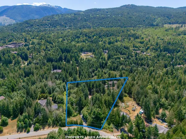 1890 Pierce Way, Qualicum Beach BC V9K 2V1 - 3 bed, 2 bath in Qualicum Beach