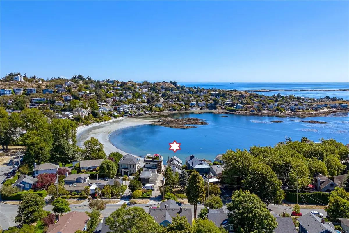 157 Robertson St, Victoria BC V8S 3X3