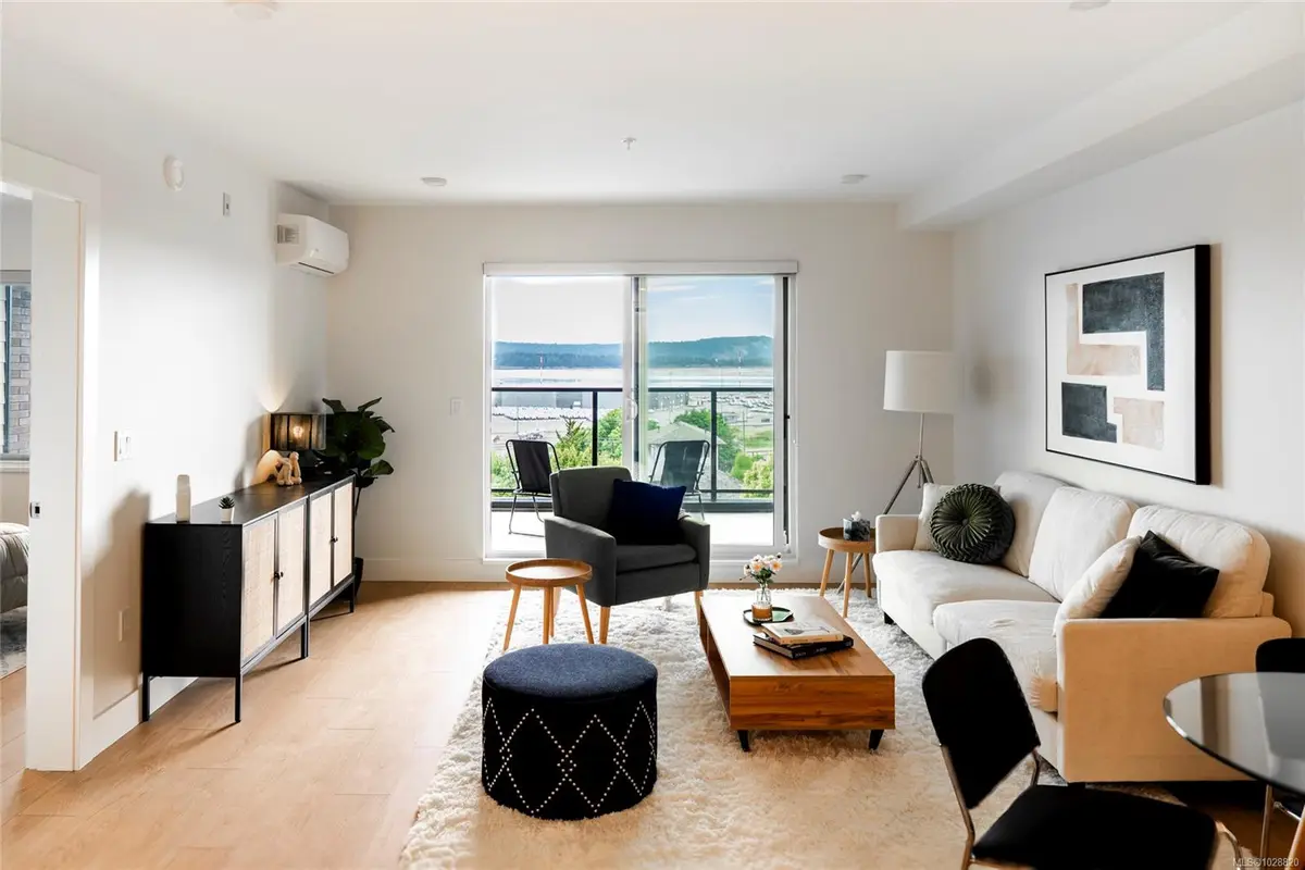 45 Haliburton St #304, Nanaimo BC V9R 4V6