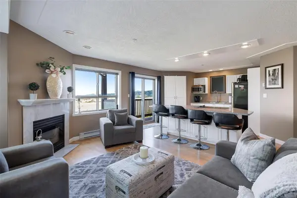 7847 East Saanich Rd # 10, Central Saanich BC V8M 2B4 - 3 bed, 2 bath in Central Saanich