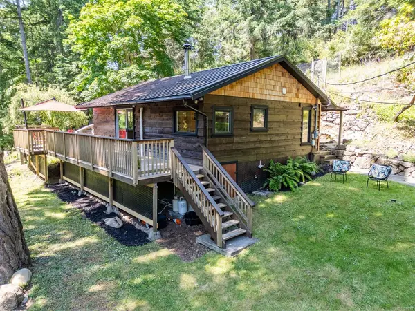 9907 Gowlland Point Rd, Pender Island BC V0N 2M3 - 2 bed, 2 bath in Pender Island