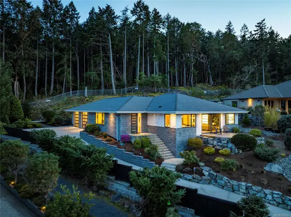 2441 Ainsley Pl, Nanoose Bay BC V9P 9G9