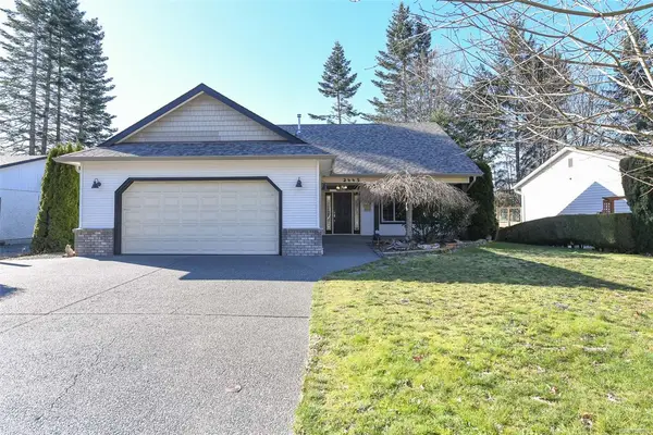 2445 Valley View Dr, Courtenay BC V9N 8S5 - 4 bed, 4 bath in Courtenay