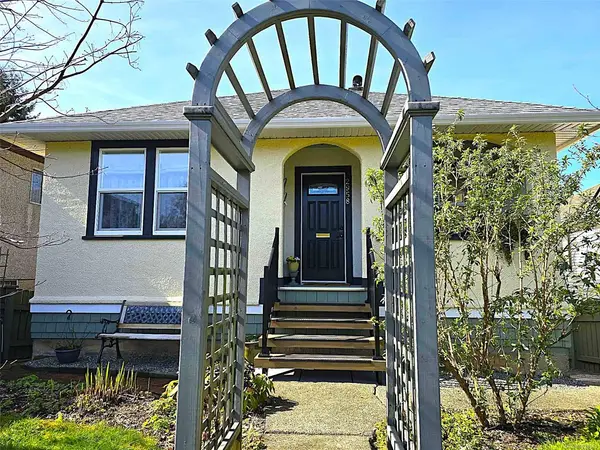 2958 1st Ave, Port Alberni BC V9Y 1Y2 - 3 bed, 2 bath in Port Alberni