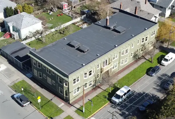 1010 Queens Ave, Victoria BC V8T 1M8