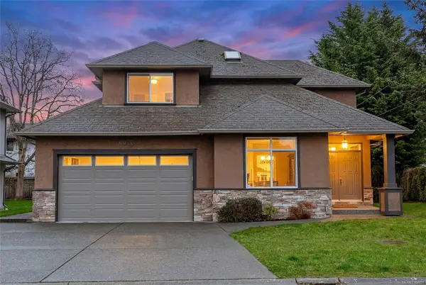 4073 Longview Dr, Saanich BC V8N 2K6 - 4 bed, 3 bath in Saanich