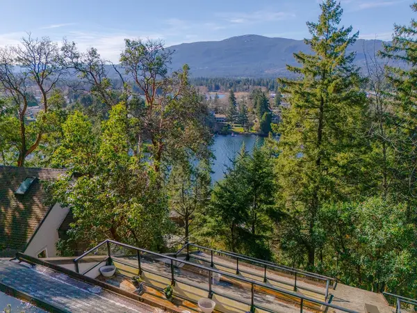 76 Summit Dr # A, Nanaimo BC V9T 4Y1