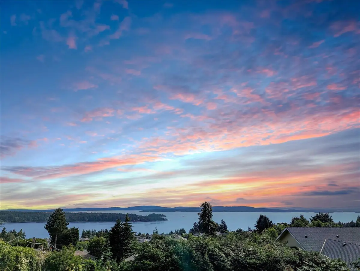 822 Craig Rd, Ladysmith BC V9G 2C4