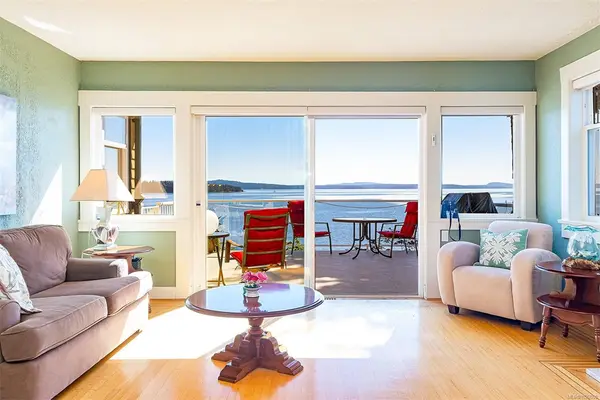 297 Gill Rd, Ladysmith BC V9G 1X9 - 4 bed, 4 bath in Ladysmith