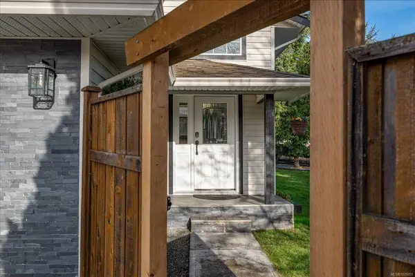 2121 Lexington Pl, Courtenay BC V9N 9C5 - 4 bed, 3 bath in Courtenay