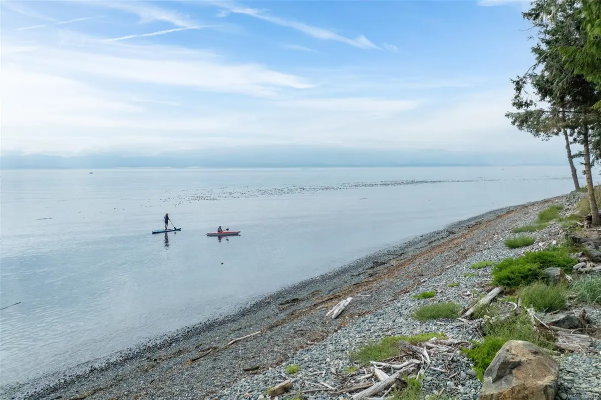 8801 West Coast Rd, Sooke BC V9Z 1E7