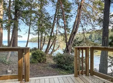 10 Decourcy Dr, Gabriola Island BC V0R 1X1