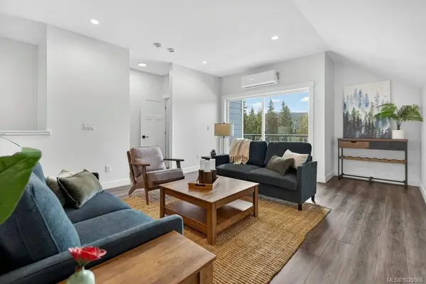 1328 Nordic Dr # A, Courtenay BC V9J 1L0