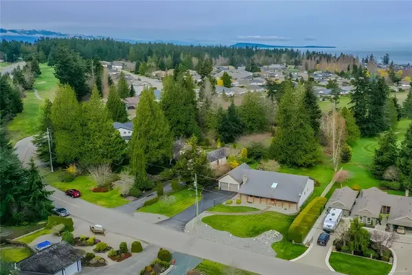 1023 Harlequin Rd, Qualicum Beach BC V9K 1E2 - 3 bed, 3 bath in Qualicum Beach