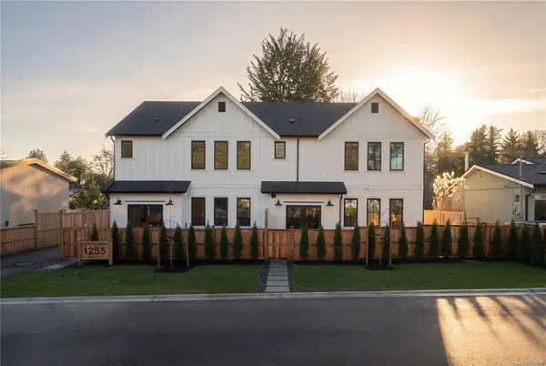 1255 Dunsterville Ave # B, Saanich BC V8Z 2W9 - 3 bed, 3 bath in Saanich