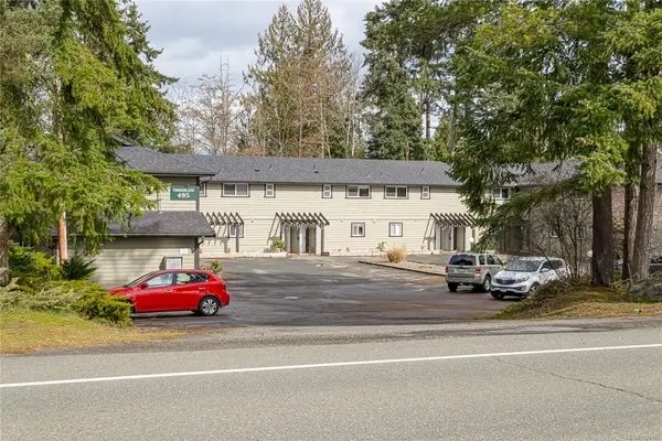 495 First Ave W # 8, Qualicum Beach BC V9K 1P1