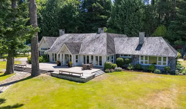 382 Judges Row, Qualicum Beach BC V9K 1G6