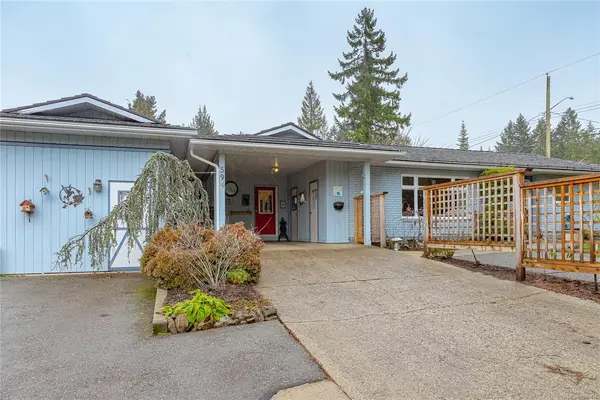 594 Aspen Ave, Qualicum Beach BC V9K 1A6 - 2 bed, 2 bath in Qualicum Beach