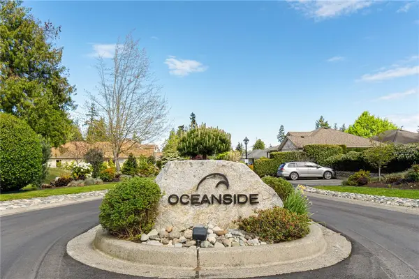 1303 Oceanside Dr, Qualicum Beach BC V9K 2K4 - 2 bed, 2 bath in Qualicum Beach