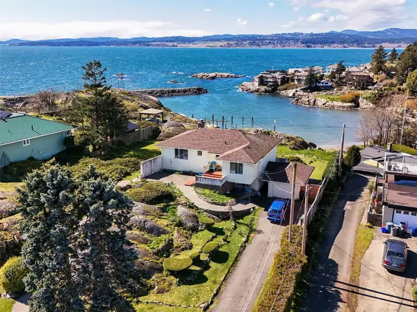 310 Clifton Terr, Esquimalt BC V9A 5X9 - 0 bed, 0 bath in Esquimalt