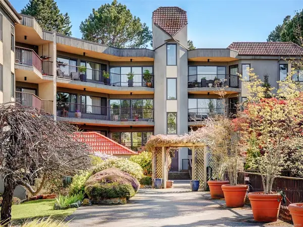 1149 Rockland Ave # 306, Victoria BC V8V 4T5 - 2 bed, 2 bath in Victoria