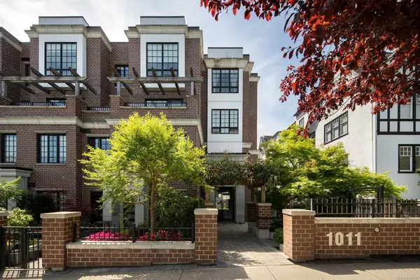 1011 Burdett Ave # 204, Victoria BC V8V 3G9 - 2 bed, 2 bath in Victoria