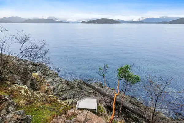 1704 Tiber Bay Rd, Cortes Island BC V0P 1K0 - 3 bed, 3.0 bath in Cortes Island