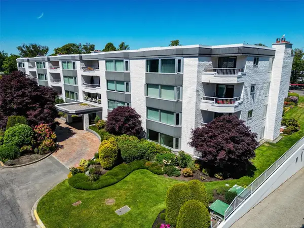 1370 Beach Dr # 109, Oak Bay BC V8S 2N6 - 2 bed, 2 bath in Oak Bay