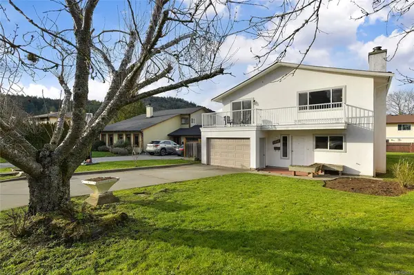 1542 San Juan Ave, Saanich BC V8N 2L5 - 4 bed, 2 bath in Saanich