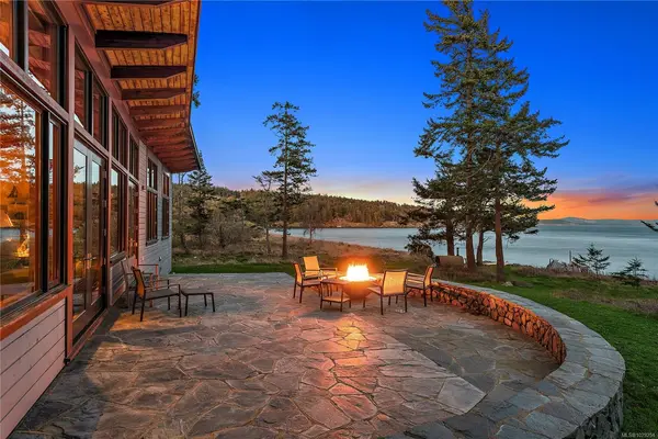 489 Arbutus Spur, Sidney Island ON L0L 0L0 - 3 bed, 2 bath in Sidney Island