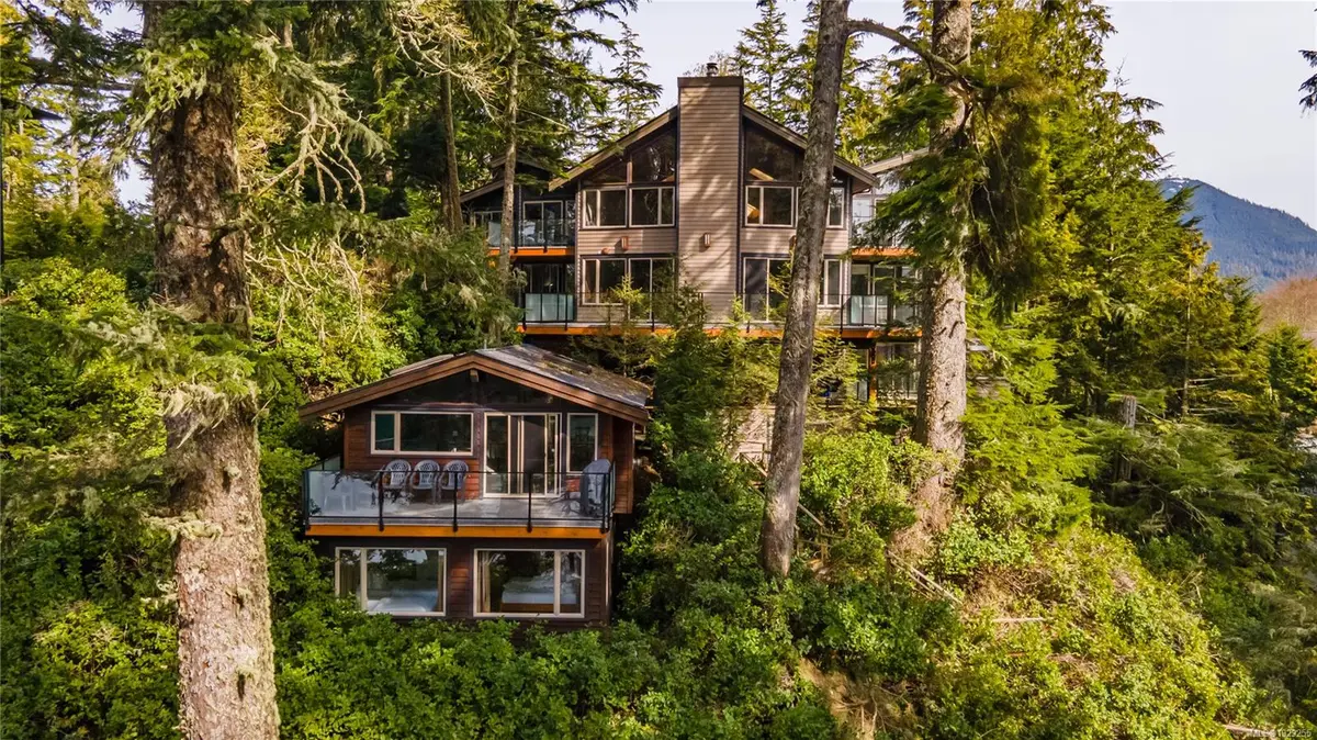 330 Reef Point Rd, Ucluelet BC V0R 3A0