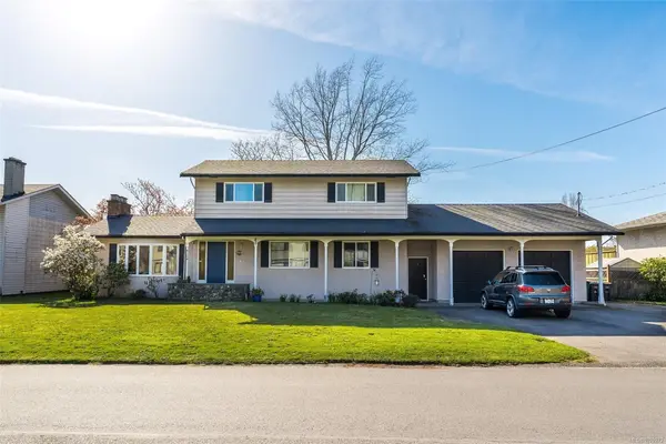 4104 Longview Dr, Saanich BC V8N 2K7