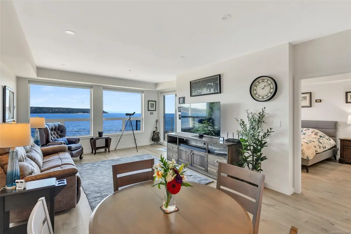 536 Island Hwy #302, Campbell River BC V9W 1A5