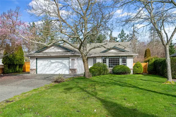 1074 Tara Cres, French Creek BC V9P 2W5 - 3 bed, 2 bath in French Creek