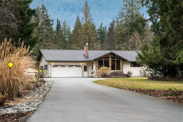 8335 Youbou Rd, Lake Cowichan BC V0R 2G0