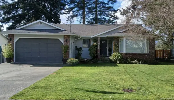 655 Totem Cres, Comox BC V9M 3J8