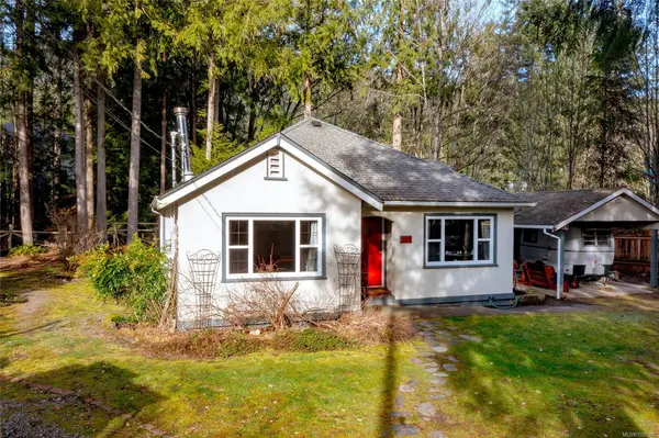 195 Johnson Pl, Lake Cowichan BC V0R 2G0 - 3 bed, 1 bath in Lake Cowichan