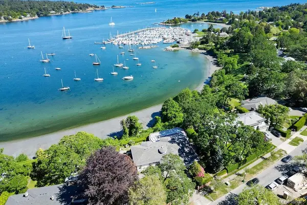 3565 Beach Dr, Oak Bay BC V8R 6M6