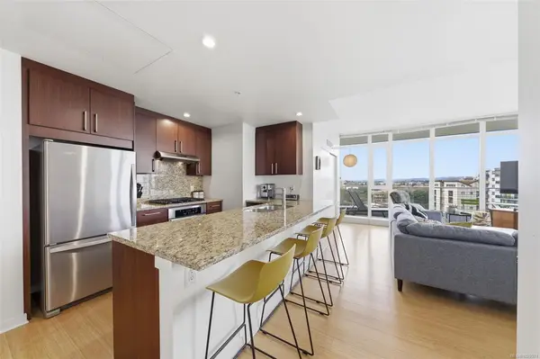 379 Tyee Rd # 803, Victoria BC V9A 0B4