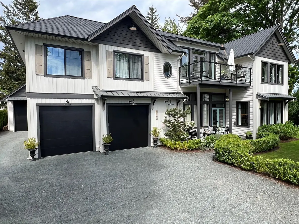 3943 Dillman Rd, Campbell River BC V9H 1R5