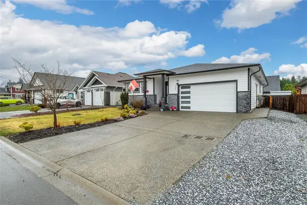 720 Sitka St, Campbell River BC V9H 0E5 - 3 bed, 2 bath in Campbell River