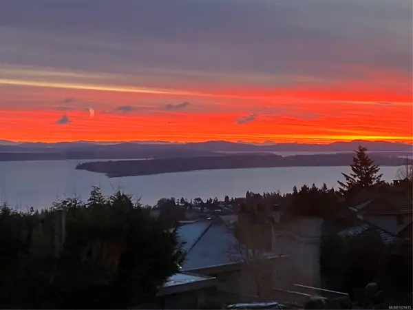 8874 Park Pacific Terr, North Saanich BC V8L 4S1