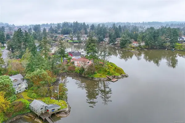 2898 Glenwood Ave, Saanich BC V9A 2S2 - 2 bed, 2 bath in Saanich