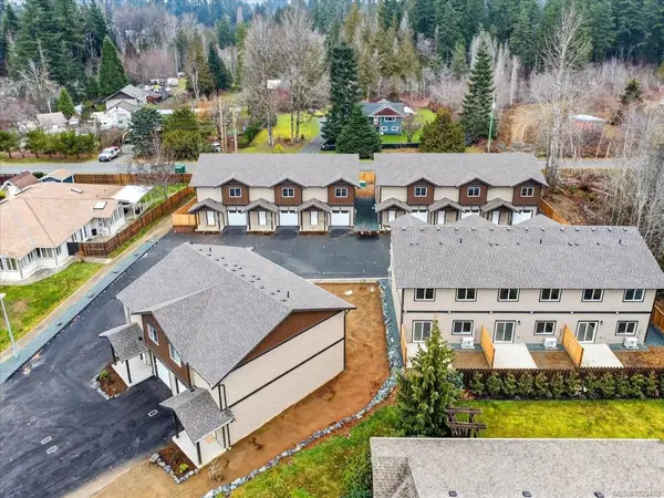 5535 Woodland Cres E # 105, Port Alberni BC V9Y 8E6 - 3 bed, 3 bath in Port Alberni