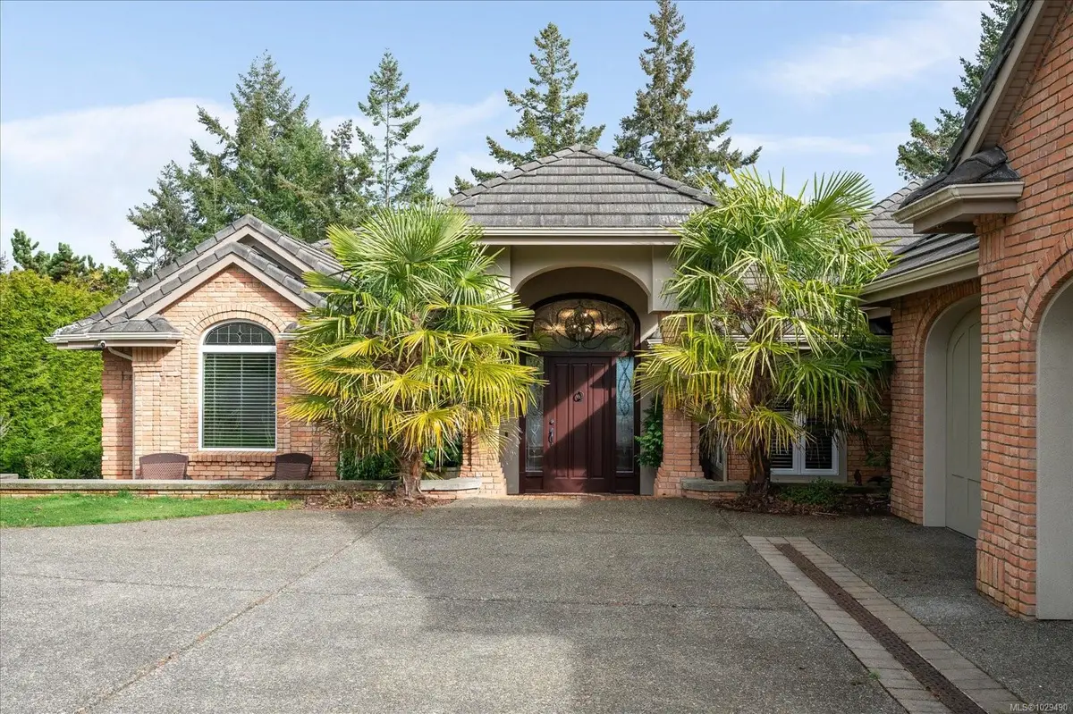 2450 Ainsley Pl, Nanoose Bay BC V9P 9G9