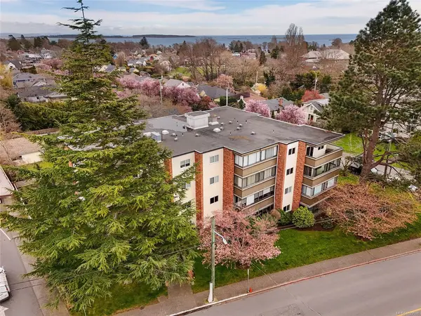 2535 Cadboro Bay Rd # 401, Oak Bay BC V8R 5J1 - 2 bed, 2 bath in Oak Bay